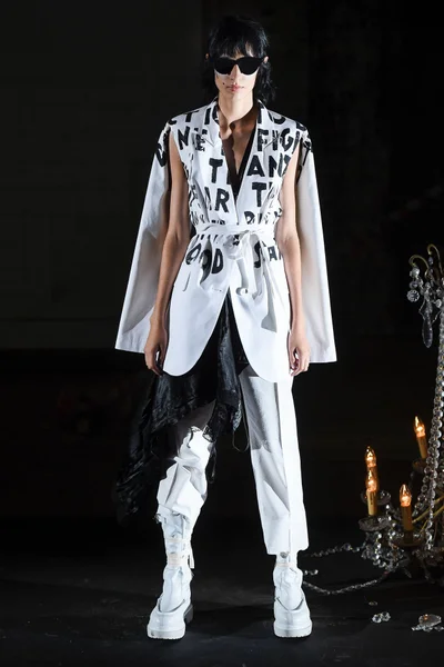 Look 4